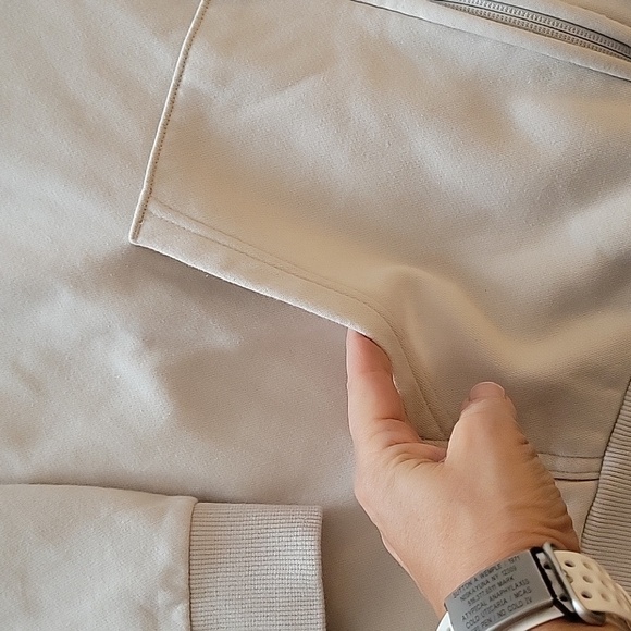 UNDER ARMOUR JACKET - Picture 5 of 11